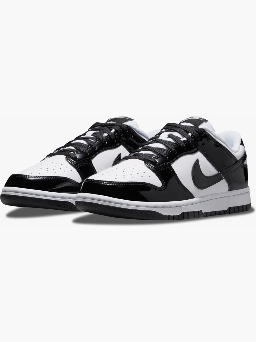 Nike Women's Black and White Low-Top Sneakers